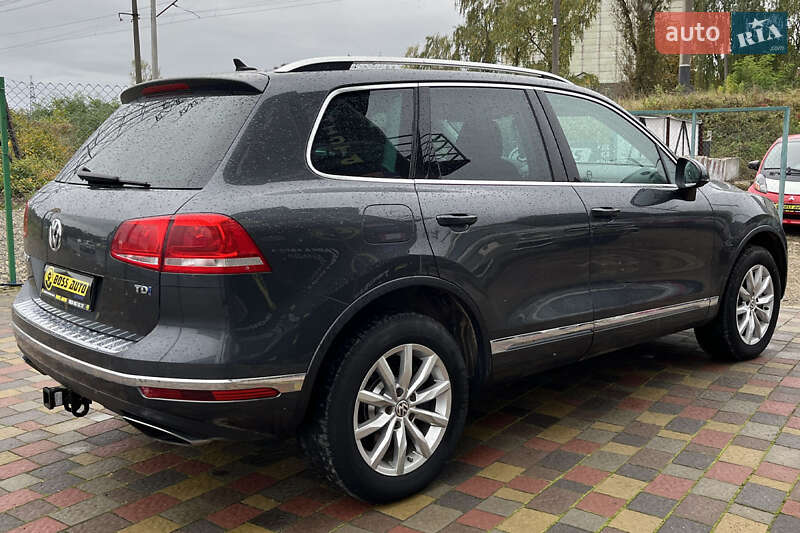 Позашляховик / Кросовер Volkswagen Touareg 2015 в Стрию