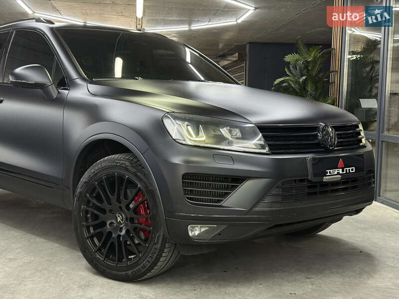 Внедорожник / Кроссовер Volkswagen Touareg 2017 в Одессе