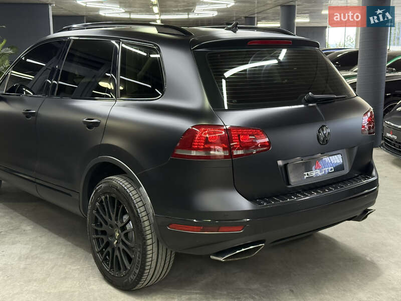 Внедорожник / Кроссовер Volkswagen Touareg 2017 в Одессе