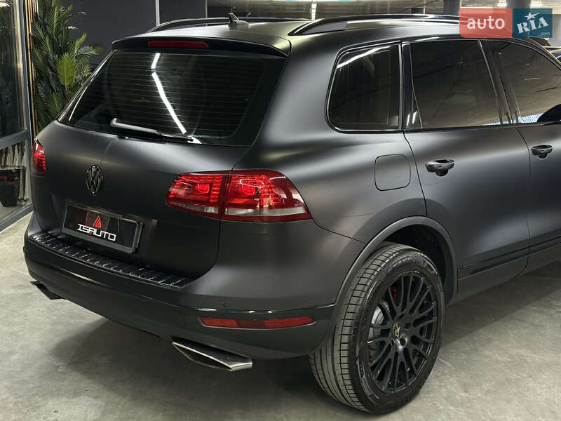 Внедорожник / Кроссовер Volkswagen Touareg 2017 в Одессе