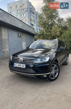 Внедорожник / Кроссовер Volkswagen Touareg 2015 в Запорожье