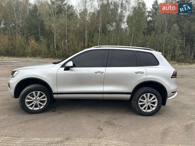 Внедорожник / Кроссовер Volkswagen Touareg 2010 в Сарнах
