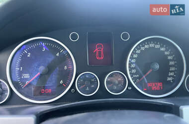 Внедорожник / Кроссовер Volkswagen Touareg 2004 в 