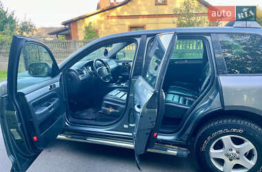 Внедорожник / Кроссовер Volkswagen Touareg 2004 в 