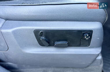 Внедорожник / Кроссовер Volkswagen Touareg 2004 в 