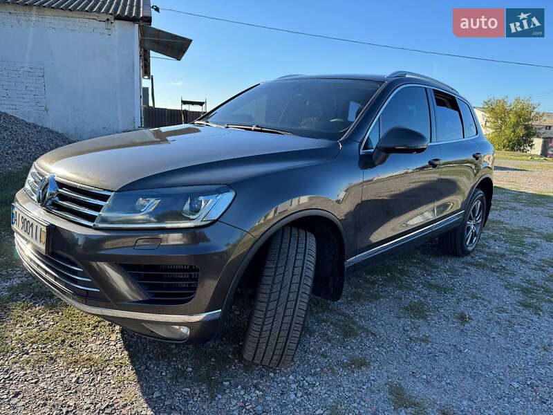 Позашляховик / Кросовер Volkswagen Touareg 2017 в  фото Позашляховик / Кросовер Volkswagen Touareg 2017 в