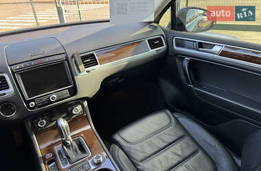 Позашляховик / Кросовер Volkswagen Touareg 2017 в 