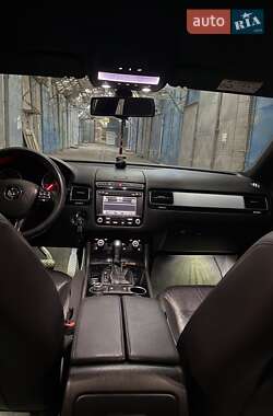 Позашляховик / Кросовер Volkswagen Touareg 2016 в Хмельницькому