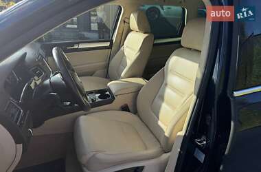 Внедорожник / Кроссовер Volkswagen Touareg 2012 в 