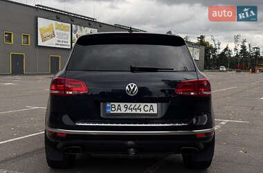 Внедорожник / Кроссовер Volkswagen Touareg 2016 в 