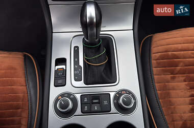 Внедорожник / Кроссовер Volkswagen Touareg 2016 в 