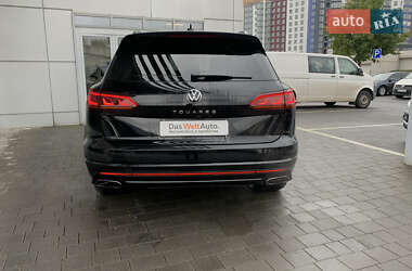 Внедорожник / Кроссовер Volkswagen Touareg 2022 в 