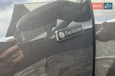 Позашляховик / Кросовер Volkswagen Touareg 2011 в 