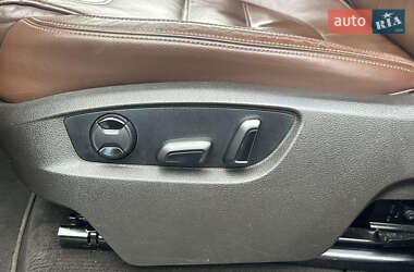 Позашляховик / Кросовер Volkswagen Touareg 2011 в 