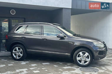 Позашляховик / Кросовер Volkswagen Touareg 2011 в 