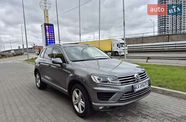 Позашляховик / Кросовер Volkswagen Touareg 2017 в Києві