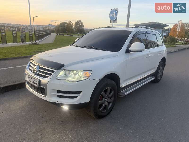 Внедорожник / Кроссовер Volkswagen Touareg 2009 в Черновцах