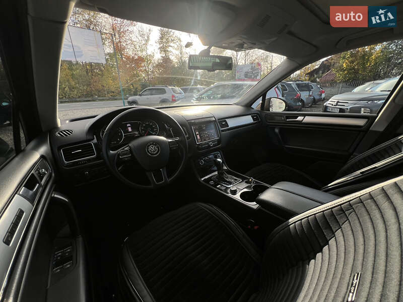 Внедорожник / Кроссовер Volkswagen Touareg 2010 в Коломые