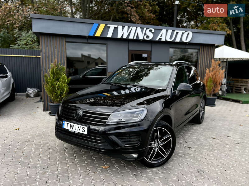 Позашляховик / Кросовер Volkswagen Touareg 2016 в Одесі