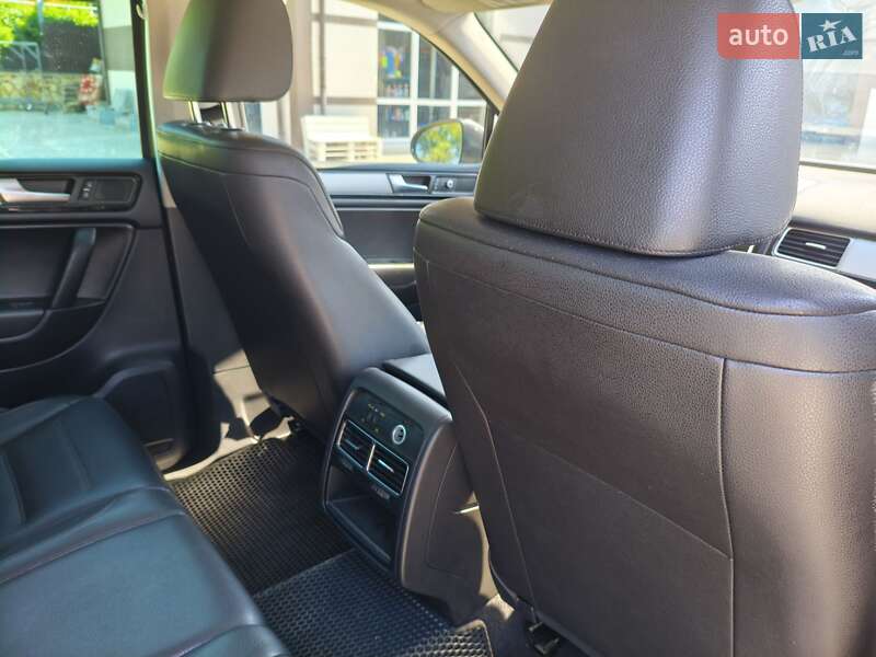 Внедорожник / Кроссовер Volkswagen Touareg 2011 в Могилев-Подольске фото 19 Внедорожник / Кроссовер Volkswagen Touareg 2011 в Могилев-Подольске