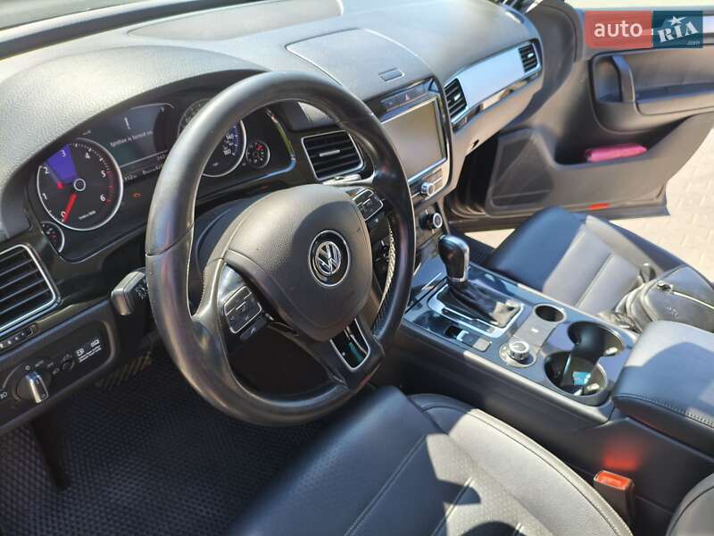 Внедорожник / Кроссовер Volkswagen Touareg 2011 в Могилев-Подольске фото 28 Внедорожник / Кроссовер Volkswagen Touareg 2011 в Могилев-Подольске