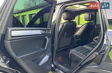 Внедорожник / Кроссовер Volkswagen Touareg 2011 в 