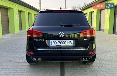 Внедорожник / Кроссовер Volkswagen Touareg 2011 в 