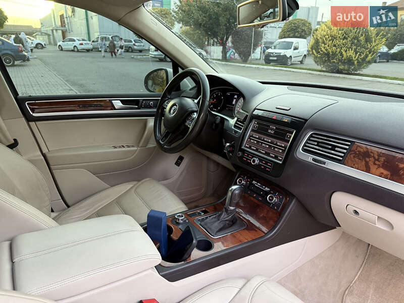 Внедорожник / Кроссовер Volkswagen Touareg 2011 в Ужгороде фото 5 Внедорожник / Кроссовер Volkswagen Touareg 2011 в Ужгороде