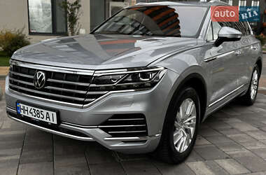 Позашляховик / Кросовер Volkswagen Touareg 2020 в Києві