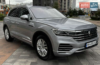 Внедорожник / Кроссовер Volkswagen Touareg 2020 в 