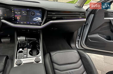 Внедорожник / Кроссовер Volkswagen Touareg 2020 в 