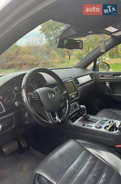 Внедорожник / Кроссовер Volkswagen Touareg 2015 в 