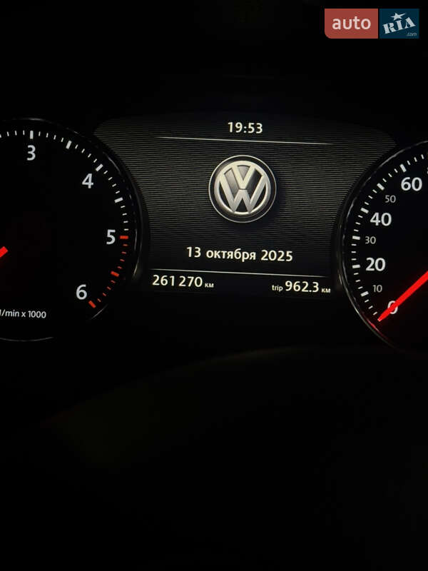 Внедорожник / Кроссовер Volkswagen Touareg 2015 в Баштанке