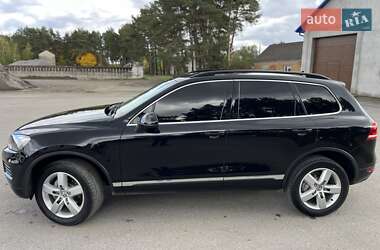 Внедорожник / Кроссовер Volkswagen Touareg 2011 в 