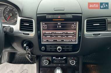 Внедорожник / Кроссовер Volkswagen Touareg 2011 в 
