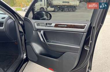 Внедорожник / Кроссовер Volkswagen Touareg 2011 в 
