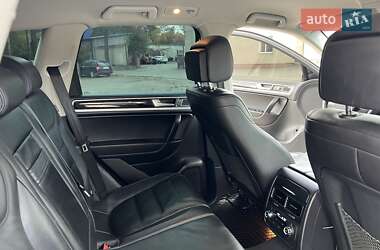 Внедорожник / Кроссовер Volkswagen Touareg 2011 в 
