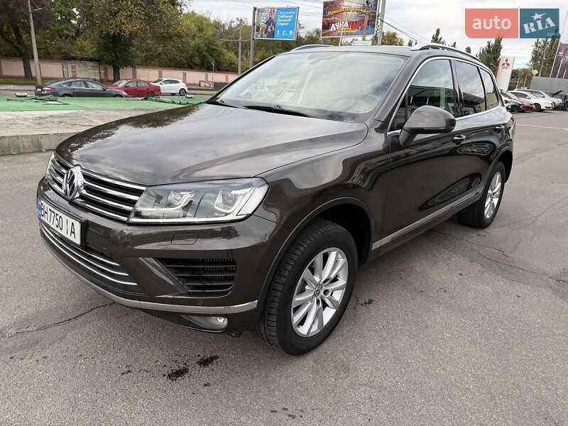 Позашляховик / Кросовер Volkswagen Touareg 2017 в Одесі