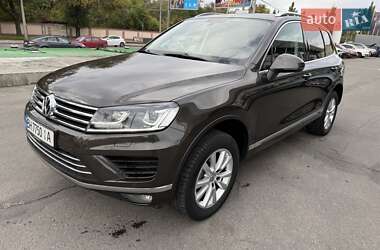 Внедорожник / Кроссовер Volkswagen Touareg 2017 в 