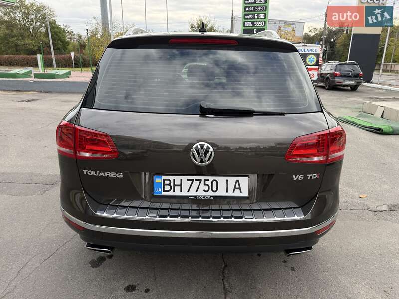 Позашляховик / Кросовер Volkswagen Touareg 2017 в Одесі
