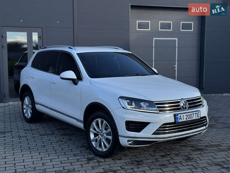 Внедорожник / Кроссовер Volkswagen Touareg 2014 в Киеве