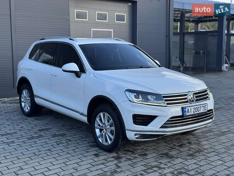 Внедорожник / Кроссовер Volkswagen Touareg 2014 в Киеве
