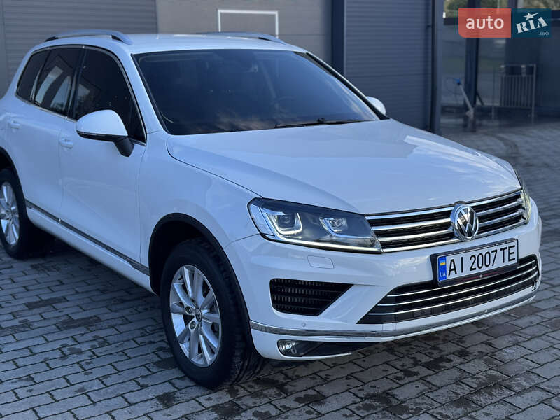 Внедорожник / Кроссовер Volkswagen Touareg 2014 в Киеве