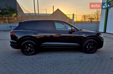 Внедорожник / Кроссовер Volkswagen Touareg 2021 в 