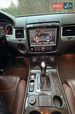 Внедорожник / Кроссовер Volkswagen Touareg 2013 в 