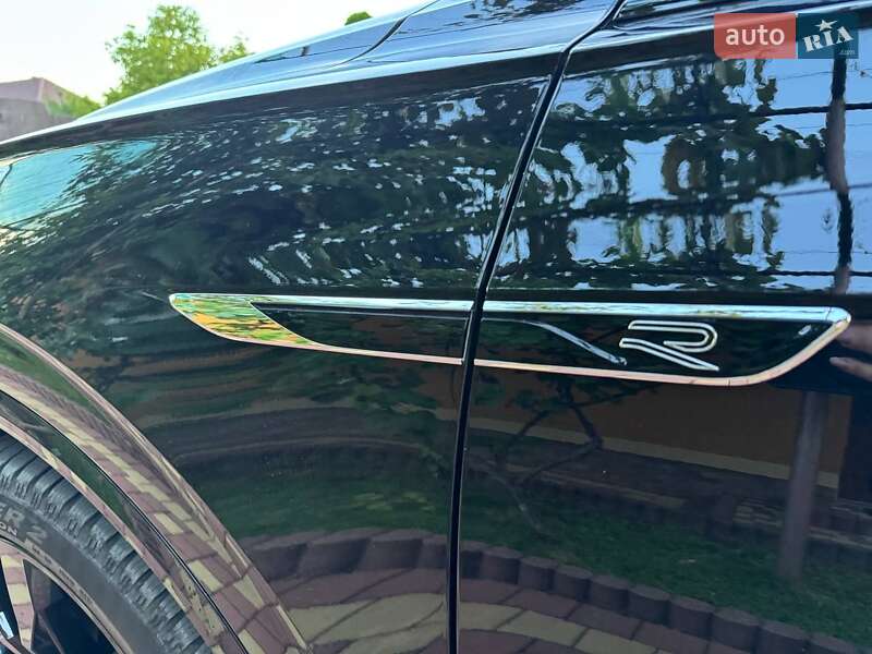 Внедорожник / Кроссовер Volkswagen Touareg 2021 в Иршаве