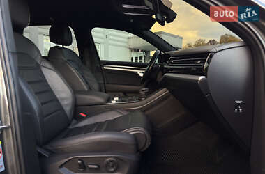 Позашляховик / Кросовер Volkswagen Touareg 2019 в  фото 59 Позашляховик / Кросовер Volkswagen Touareg 2019 в