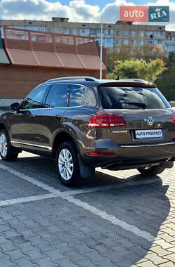 Внедорожник / Кроссовер Volkswagen Touareg 2011 в 