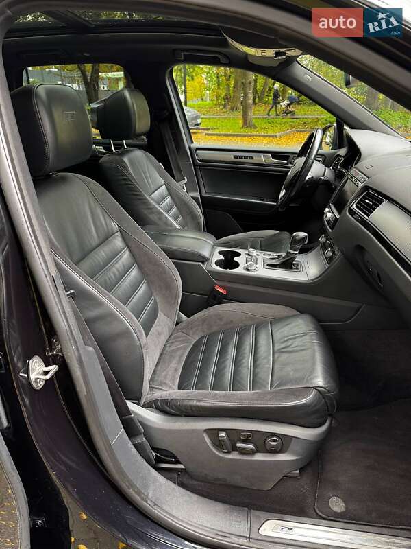 Внедорожник / Кроссовер Volkswagen Touareg 2016 в Тернополе