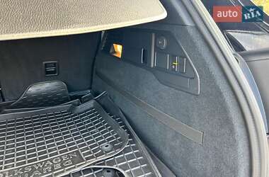Позашляховик / Кросовер Volkswagen Touareg 2014 в  фото 13 Позашляховик / Кросовер Volkswagen Touareg 2014 в